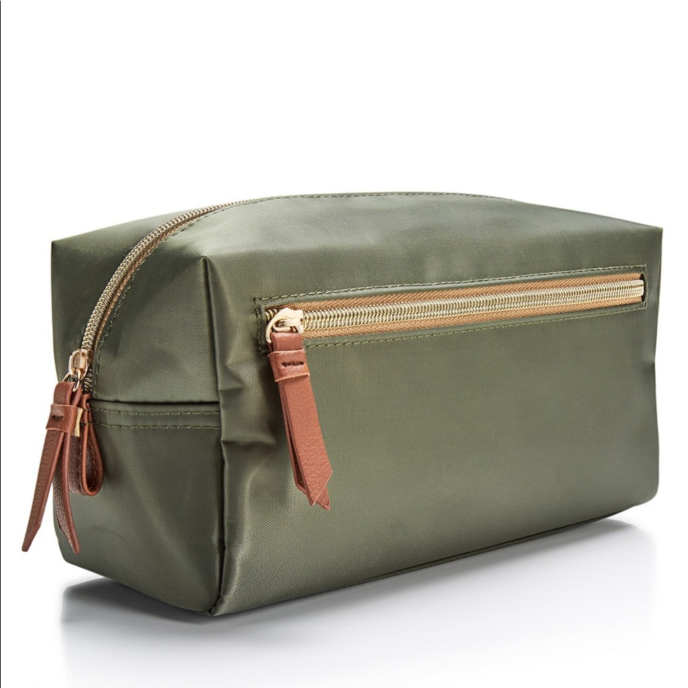 MACY’S TOILETRY BAG